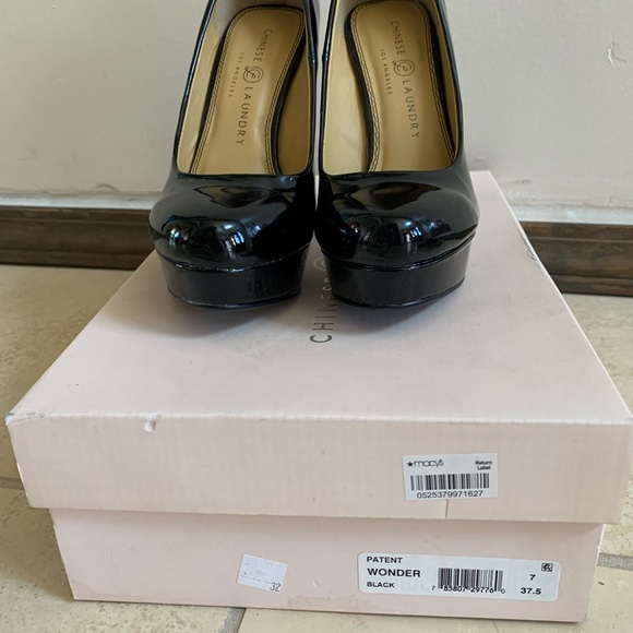 New Black Chinese Laundry Size 7 Heels - Picture 3 of 6